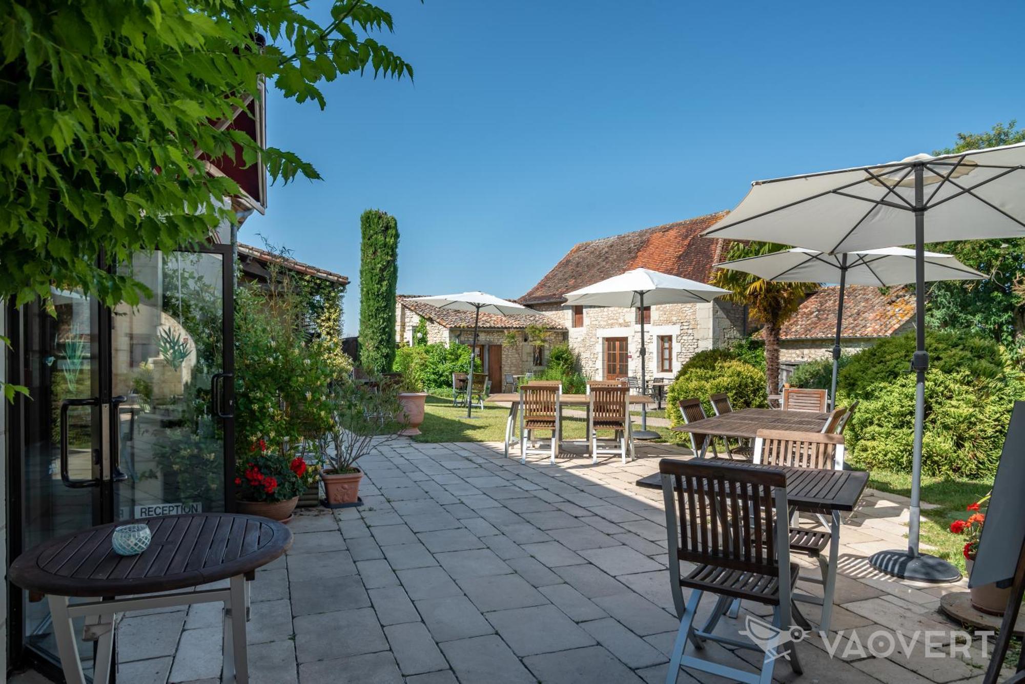 Le Pigeonnier Du Perron Hotel Availles Exterior foto