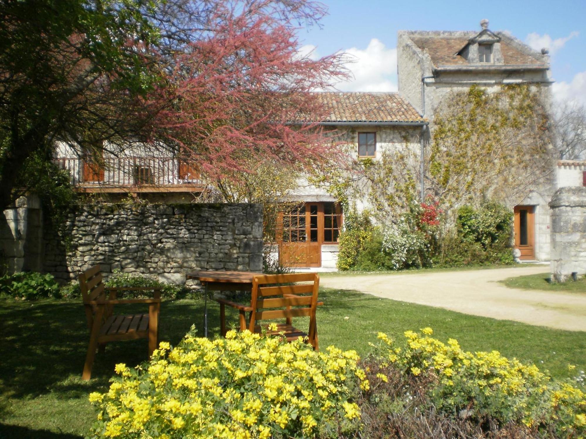 Le Pigeonnier Du Perron Hotel Availles Exterior foto