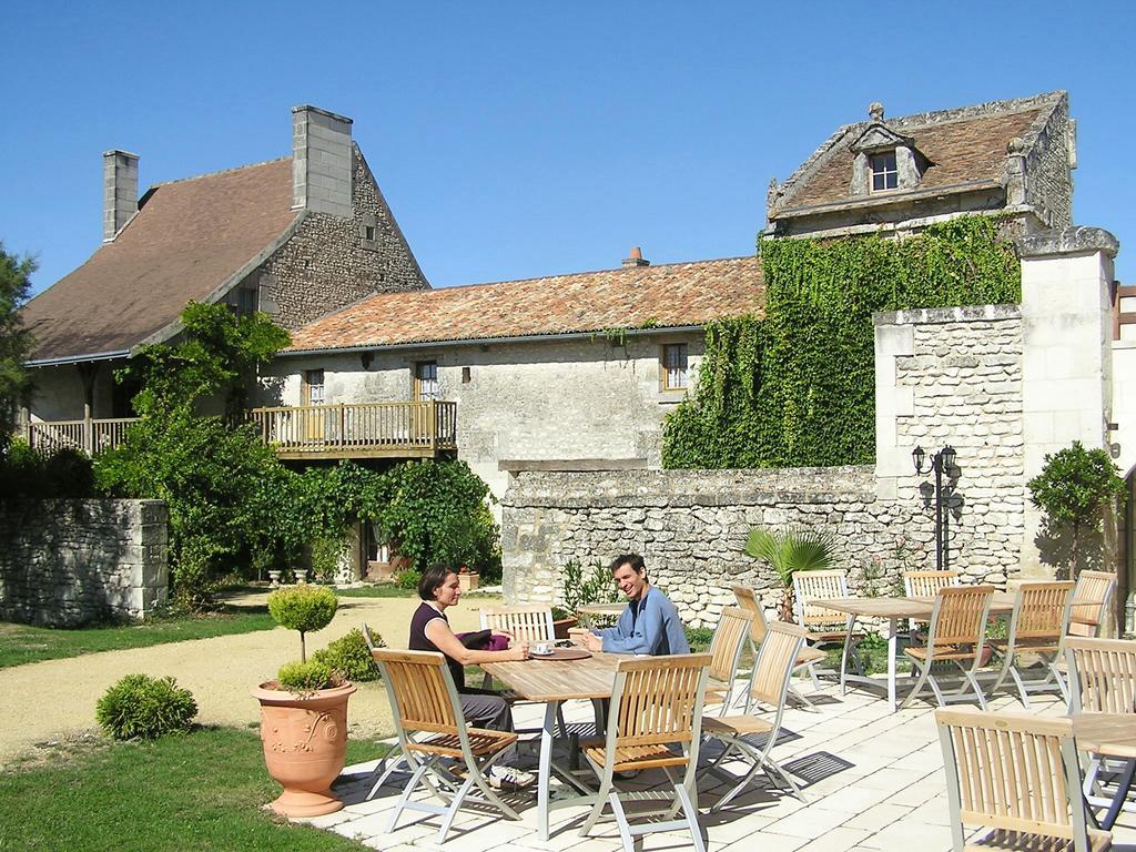 Le Pigeonnier Du Perron Hotel Availles Exterior foto