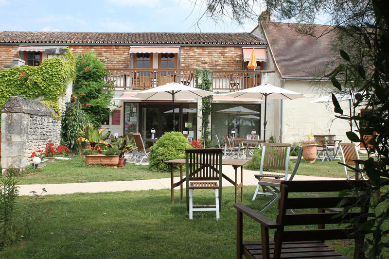 Le Pigeonnier Du Perron Hotel Availles Exterior foto