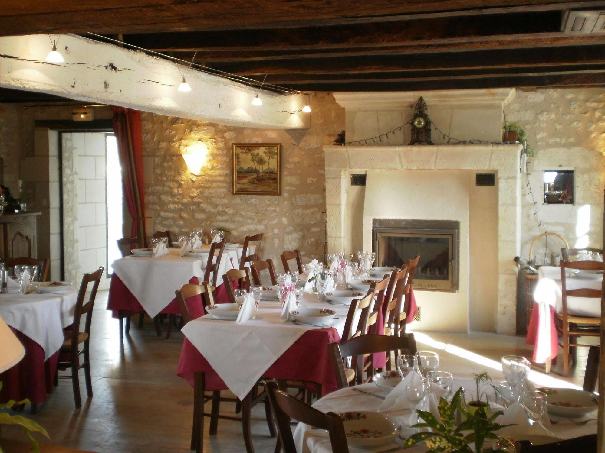 Le Pigeonnier Du Perron Hotel Availles Exterior foto