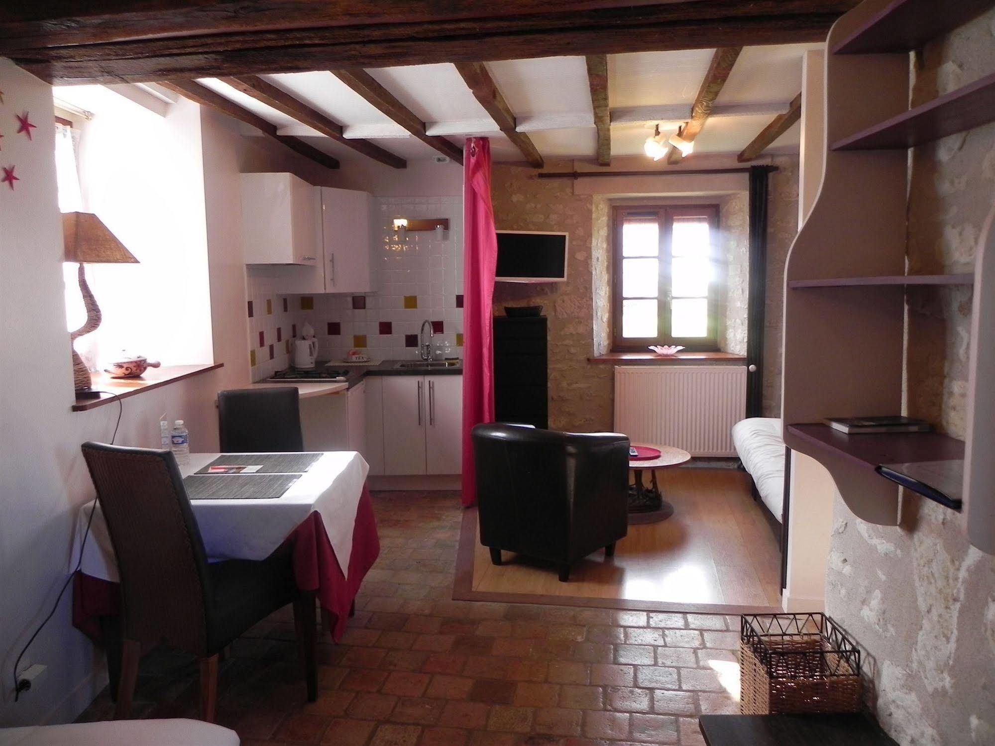 Le Pigeonnier Du Perron Hotel Availles Exterior foto
