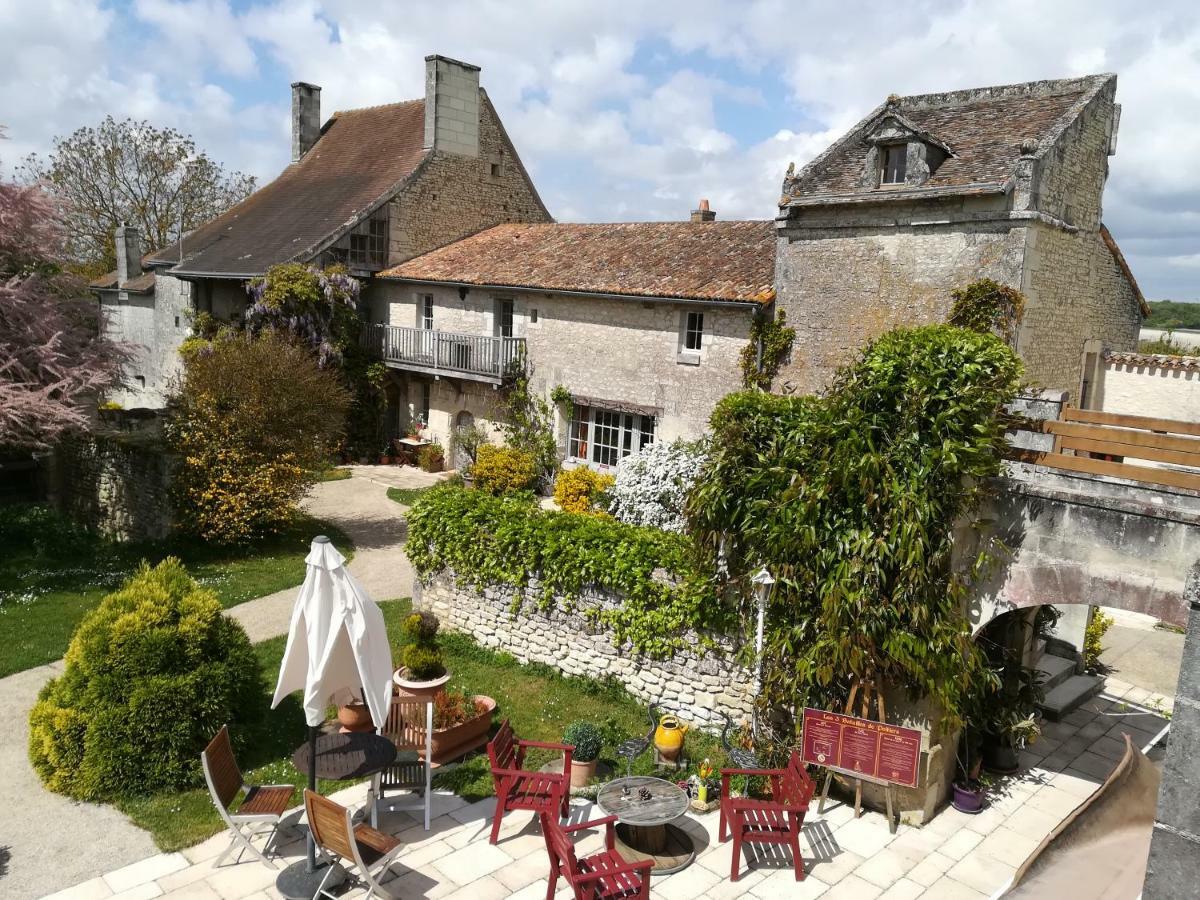 Le Pigeonnier Du Perron Hotel Availles Exterior foto